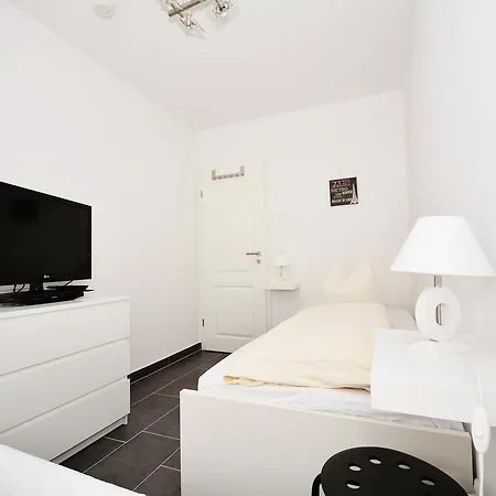 Komfort-ferienwohnung Rosa Nr. 12 By Meer-ferienwohnungen Sellin (Rugen)