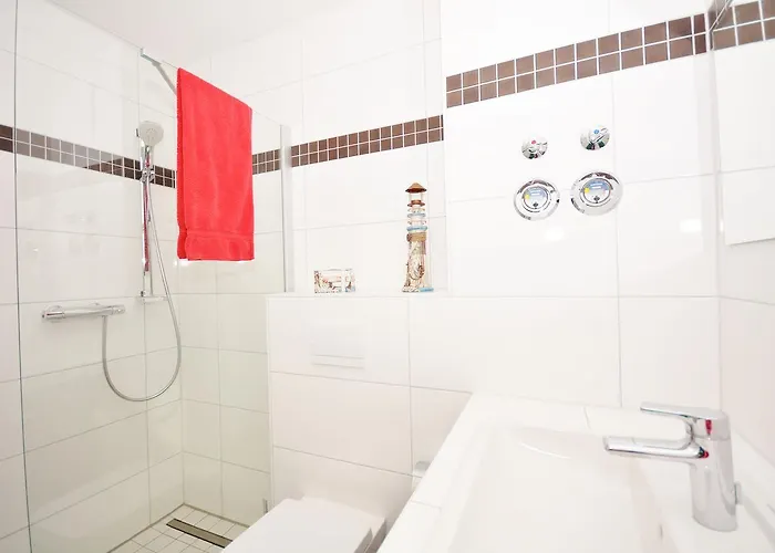 Komfort-ferienwohnung Rosa Nr. 12 By Meer-ferienwohnungen * Sellin (Rugen)